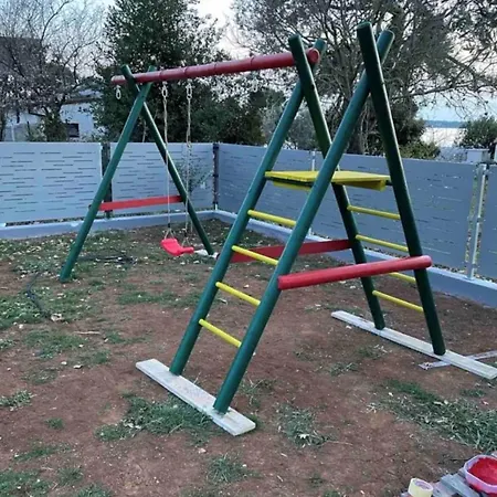 Nina By Guide 페로이